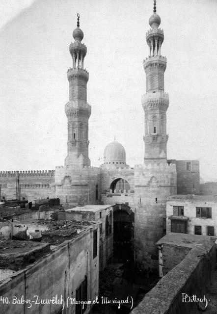 Bab al Zuwalya (gate), Cairo. Photo: P. Dittrich . Image courtesy: Harvard College Library.