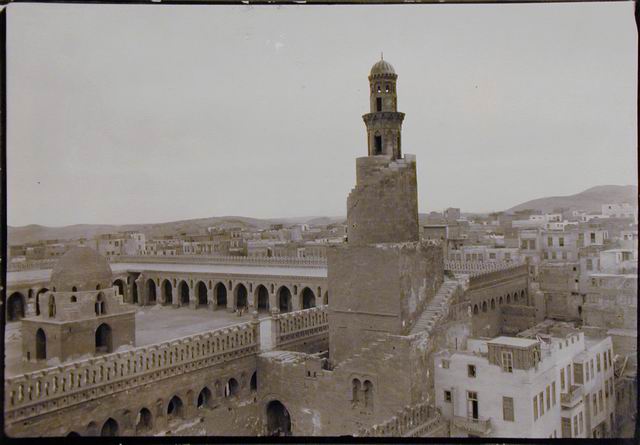 Ibn Tulun mosque, Fustat (old Cairo). Photo: K.A.C. Cresswell Copyright © Creswell Archive, Ashmolean Museum, neg. EA.CA.4801. Image courtesy: Harvard College Library.