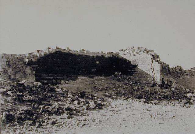 Ruins of the city walls of Harran. Photo: K.A.C Creswell Copyrights © Creswell Archive, Ashmolean Museum, neg. EA.CA.6618.