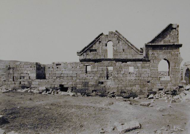 View of ruins; Jami‘ al–Ferdaws. Photo: K.A.C. Creswell Copyrights © Creswell Archive, Ashmolean Museum, neg. EA.CA.676.